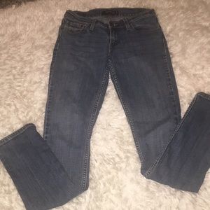 Levi’s Super Low Size 7 Long Skinny’s